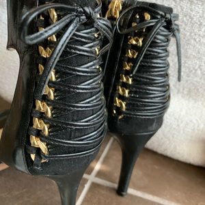 Beautiful Nine West cocktail high heeled shoes 7’”